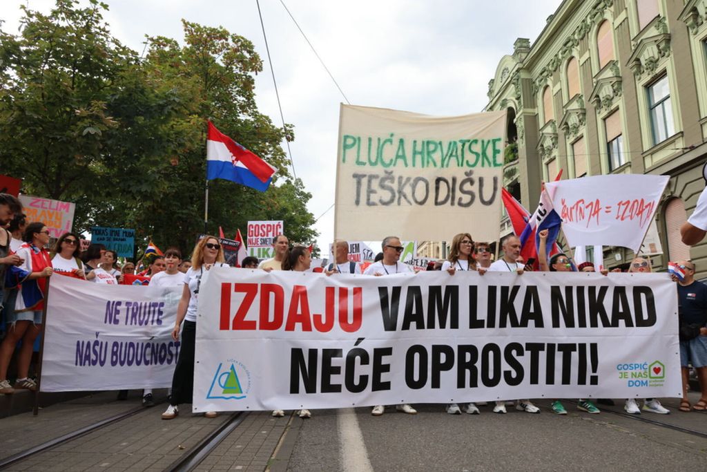 Hrvatska je na nogama: Desetine hiljade ljudi protestuje protiv otpada