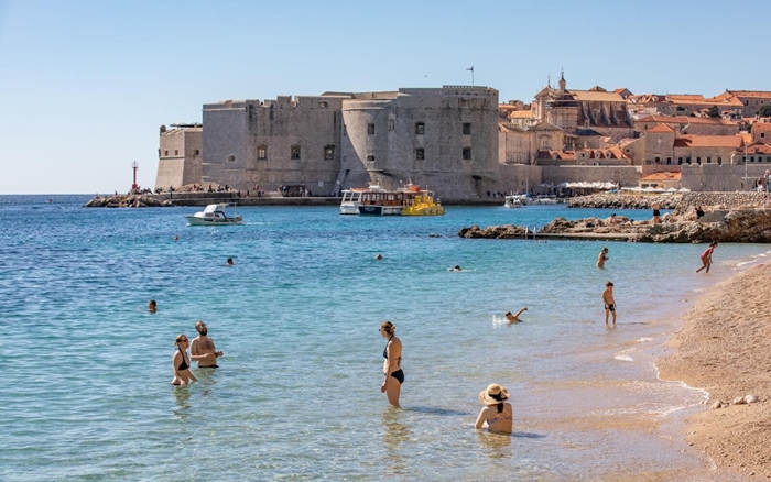 Hrvatska: Kakva je procedura u slučaju zaraženih turista?