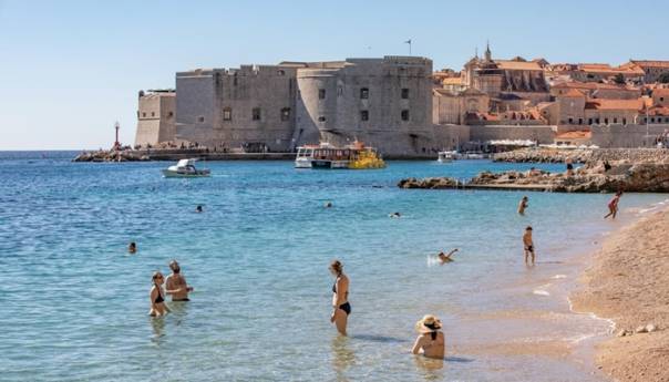 Hrvatska: Kakva je procedura u slučaju zaraženih turista?