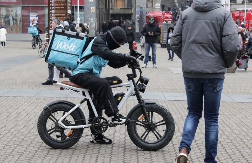 Hrvatska: Maloljetnici napali i opljačkali stranog dostavljača