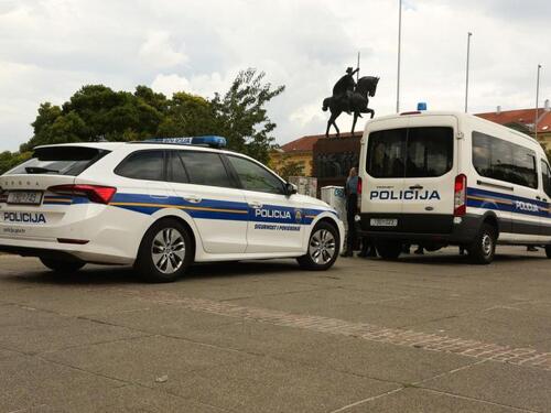 Hrvatska: Muškarac (62) bez vozačke prevozio kokain