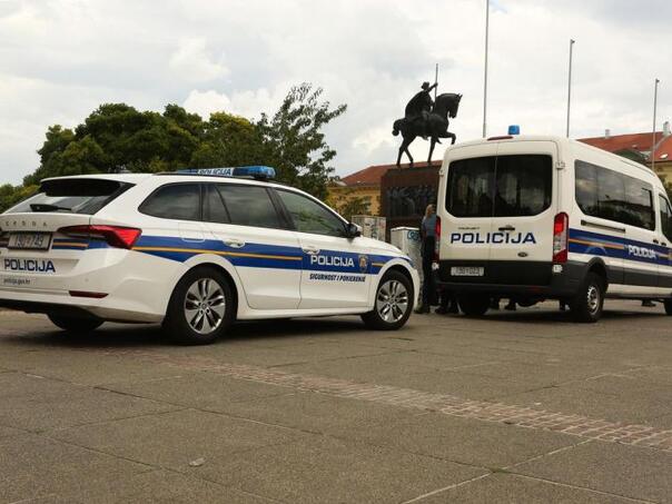 Hrvatska: Muškarac (62) bez vozačke prevozio kokain