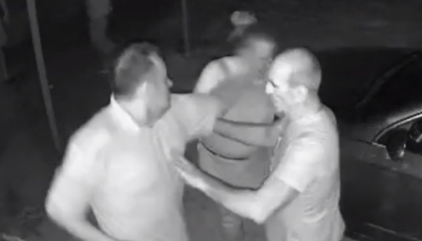 Hrvatska: Načelnik općine pretukao vlasnicu kafića