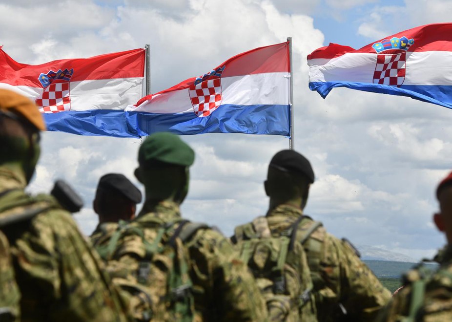Hrvatska neće pozivati mladiće iz BiH na služenje vojnog roka