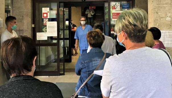 Hrvatska: Od danas zabrana rada kafića i restorana, svadbi