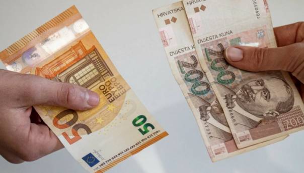 Hrvatska od ponoći ulazi u Šengensku zonu i uvodi euro
