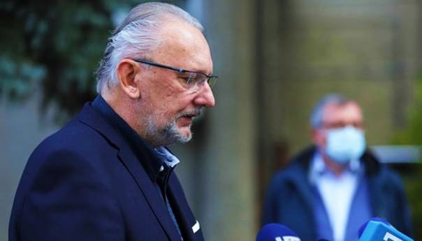 Hrvatska: Ograničavaju se okupljanja, zabrana prodaje alkohola poslije ponoći