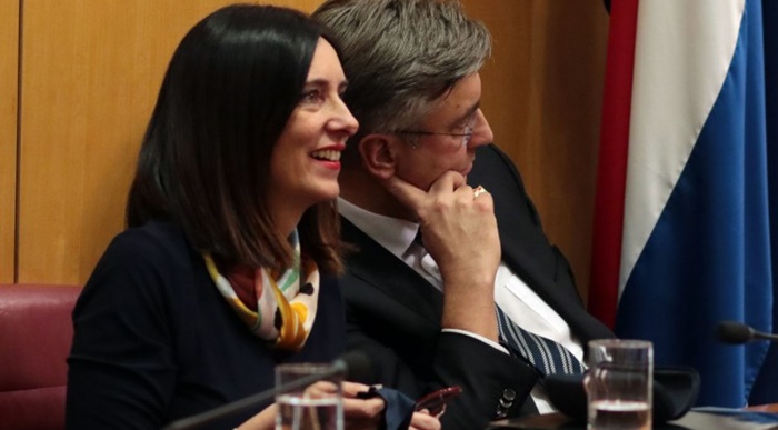 Hrvatska oporba nije uspjela srušiti ministricu Divjak