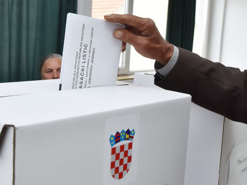 Hrvatska: Otvorena birališta na lokalnim izborima, u trci 31.082 kandidata