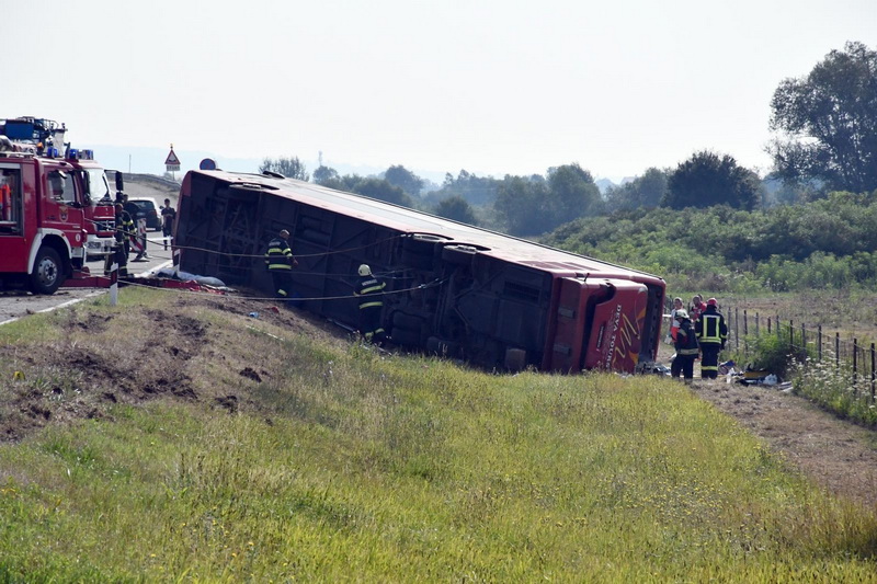 Hrvatska: Poginulo devet putnika i jedan od dvojice vozača