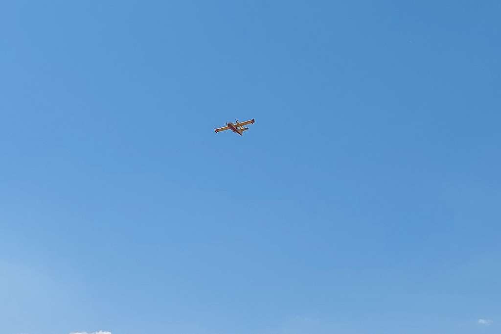 Hrvatska ponovno poslala kanader i helikopter za gašenje požara u Sloveniji