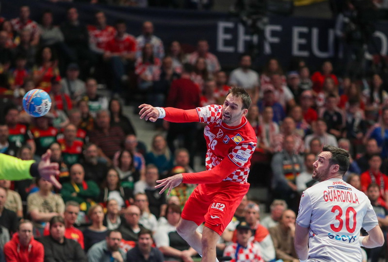 Hrvatska s drugog mjesta u polufinale Eura