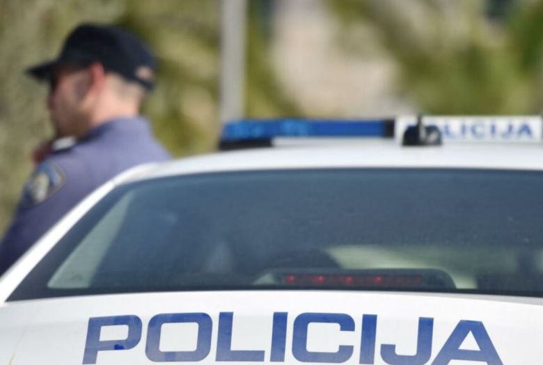 Hrvatska: U sudaru vozila i kamiona poginule majka i kćer