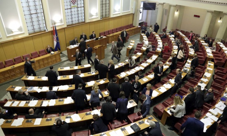 Hrvatski birači odabrali igrati na sigurno