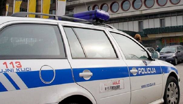 Hrvatski državljani u Sloveniji privedeni zbog prijevoza ilegalnih migranata