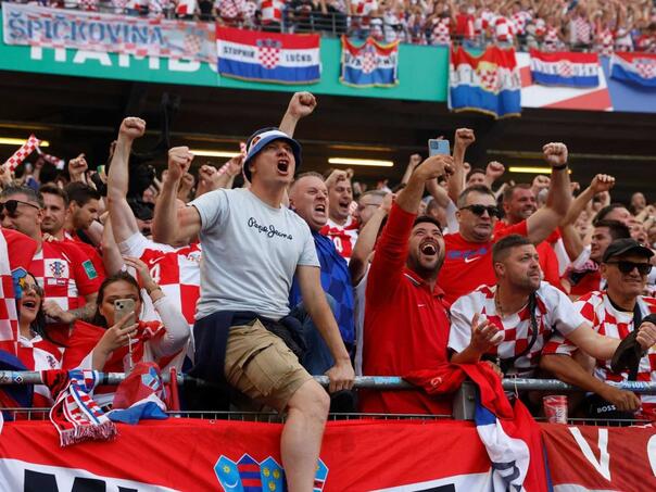 Hrvatski huligani u centru Leipziga napali italijanske navijače