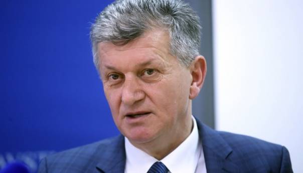 Hrvatski ministar Kujundžić stavio mandat na raspolaganje