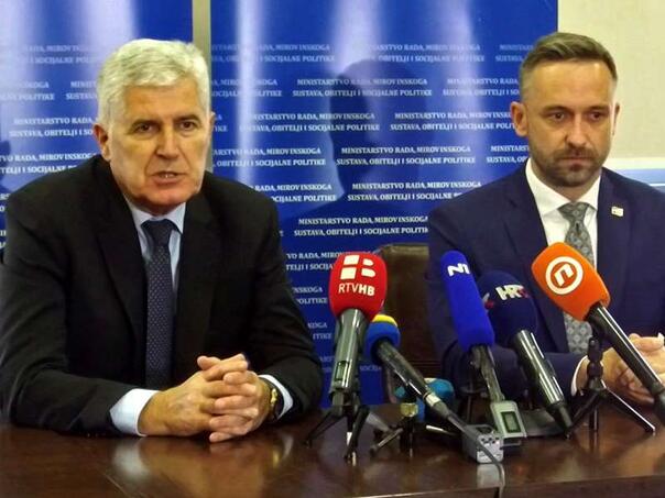 Hrvatski ministar podijelio 25 ugovora vrijednih milion eura