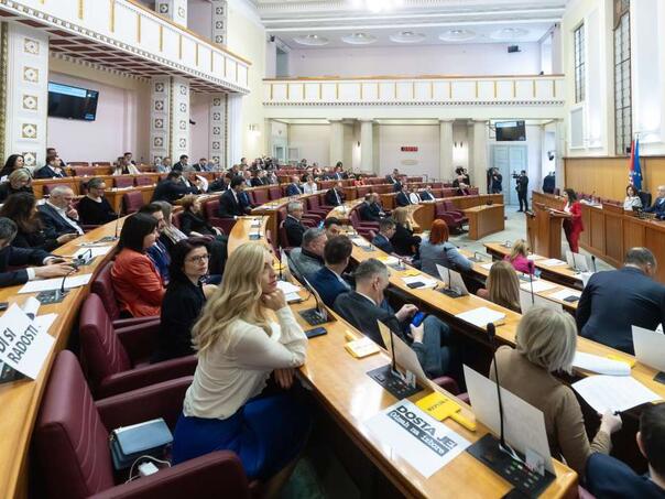 Hrvatski sabor: 35 zastupnika dalo ostavku ili stavilo mandat u mirovanje