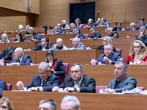 Hrvatski sabor odlučio: Nuklearni otpad ide na granicu s BiH