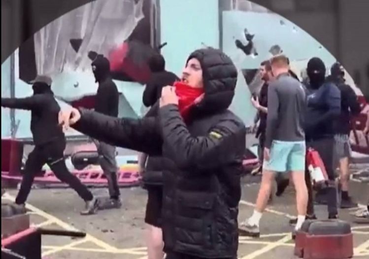 Huligan koji je zapalio hotel s azilantima u Engleskoj dobio rekordnu kaznu zatvora