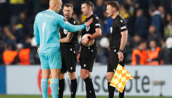 Huligani razbili glavu golmanu Seville, ušivali ga na terenu