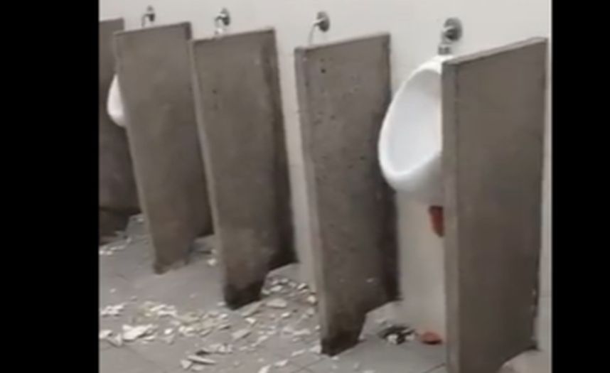 Huligani u Argentini čupali WC šolje i bacali ih na teren