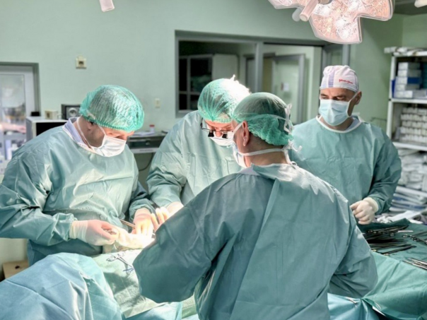 Humani čin porodice iz Sarajeva spasio život pacijentu iz Srebrenika