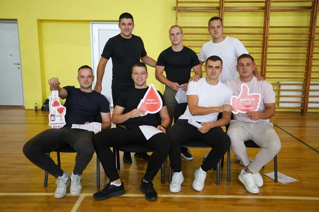 Humanitarna akcija FMUP-a: Kadeti i službenici Policijske akademije darovali krv