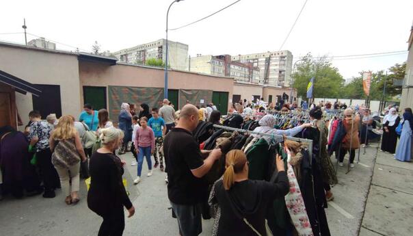 Humanitarni bazar Pomozi.ba: Tradicionalna podrška građana