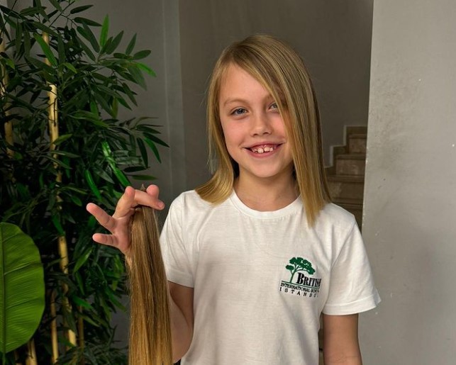 Humanost od malih nogu: Una Džeko se pridružila akciji darivanja kose