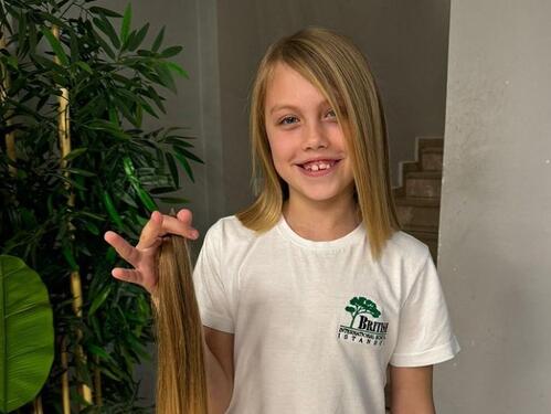 Humanost od malih nogu: Una Džeko se pridružila akciji darivanja kose