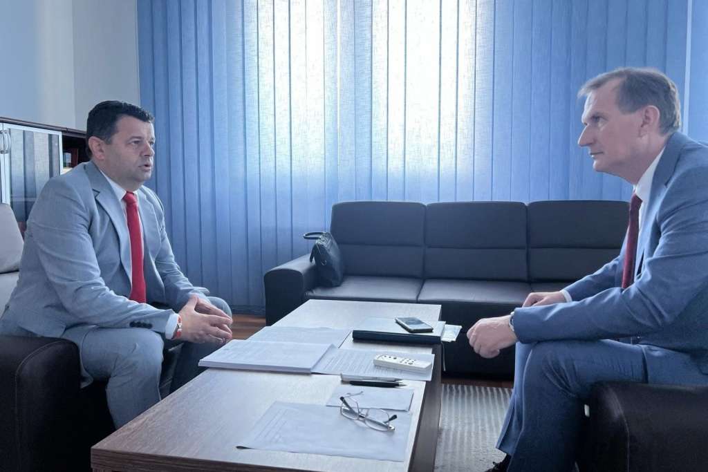 Hurtić boravio u radnoj posjeti UKC Tuzla