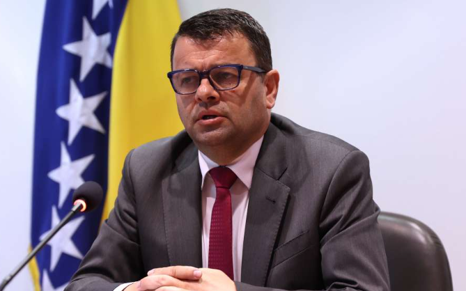 Hurtić: Hitno zaštiti uposlenike Memorijalnog centra Srebrenica - Potočari