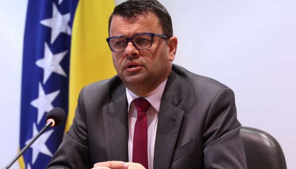 Hurtić: Hitno zaštiti uposlenike Memorijalnog centra Srebrenica - Potočari