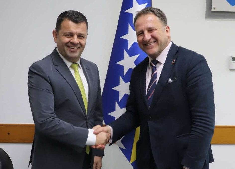 Hurtić i Meyer o zajedničkim projektima i elektrifikaciji povratničkih naselja