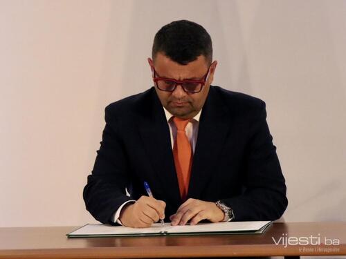 Hurtić: Nećemo dozvoliti da se o Bošnjacima i BiH kreiraju lažne slike