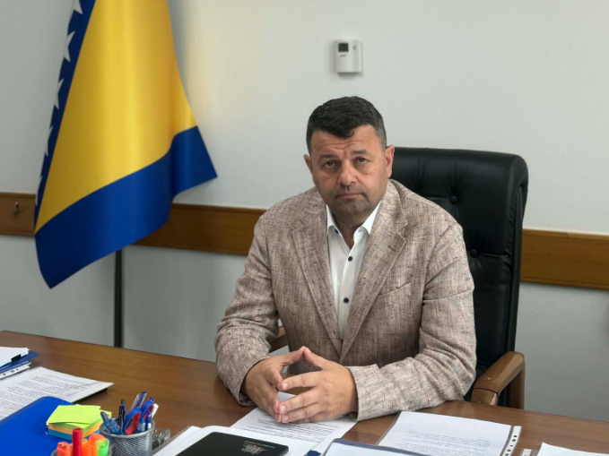 Hurtić: Neću šutjeti dok se poziva na rušenje džamija, meta bošnjački džemat