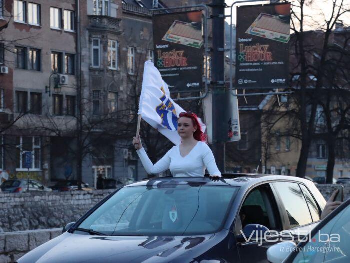 Hurtić odgovorio Karamatiću: Zastava s ljiljanima je legalna i dio je nasljeđa BiH