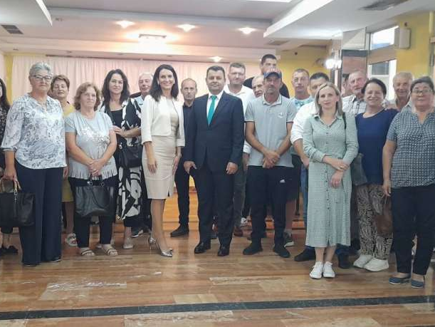 Hurtić posjetio povratnike u Kozaracu