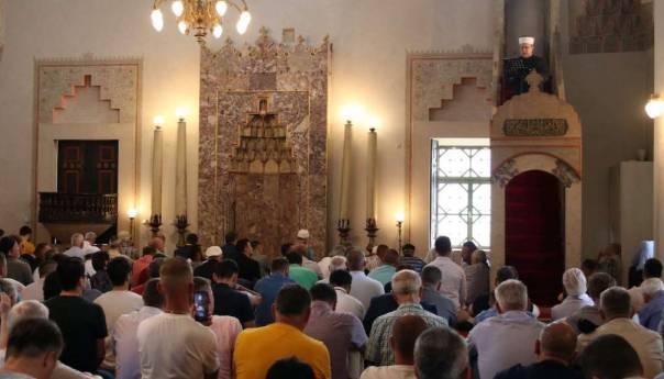 Hutba "Vakuf je temelj zajednice i kruna dobročinstva"