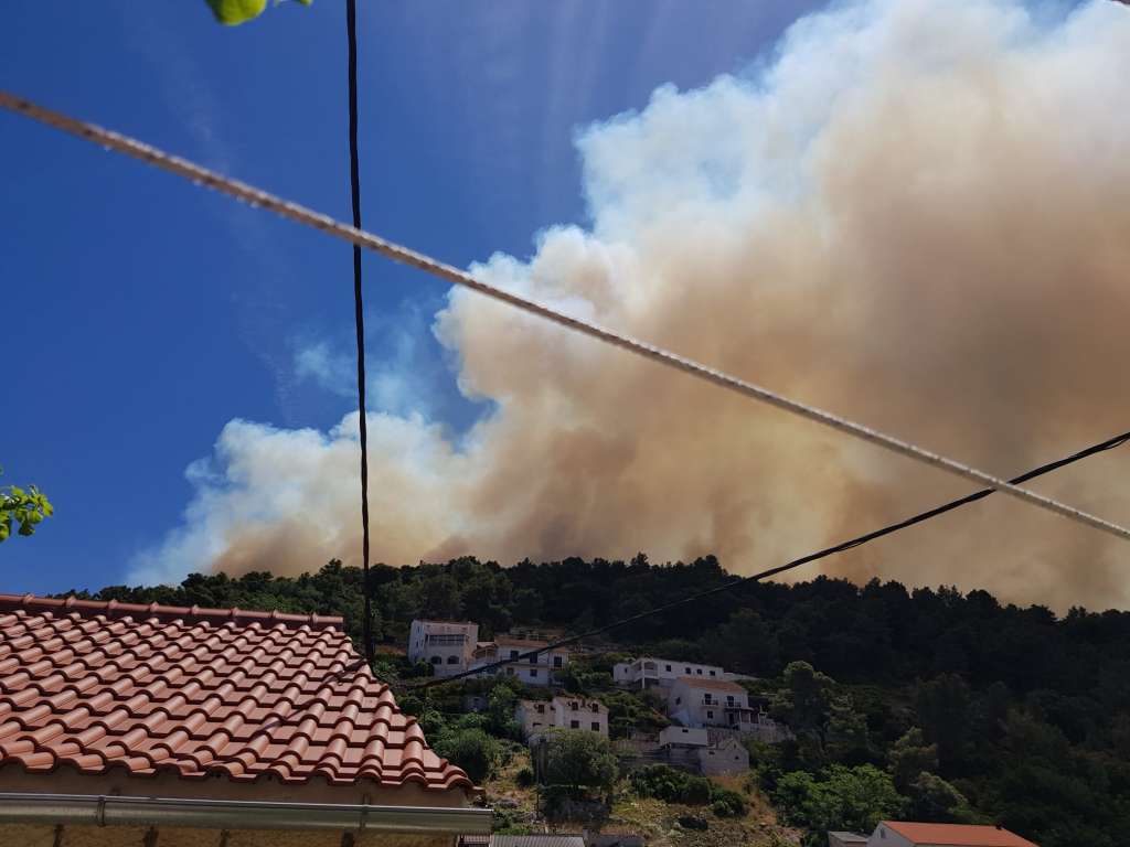 I dalje aktivan požar na planini Žaba