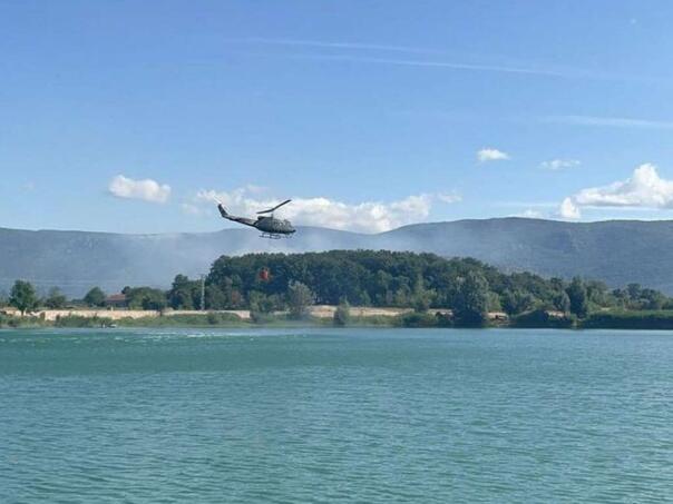 I dalje aktivni požari u Hercegovini, vatrogasci i mještani zajedno gase