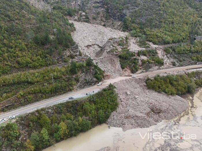 I dalje obustavljen saobraćaj na putevima od Jablanice prema Mostaru i Blidinju