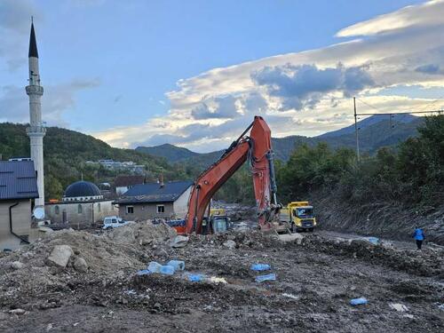I dalje se radi na raščišćavanju ruševina u Donjoj Jablanici