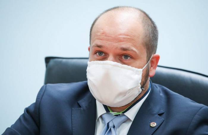 I Slovenija privremeno obustavlja cijepljenje cjepivom AstraZenece