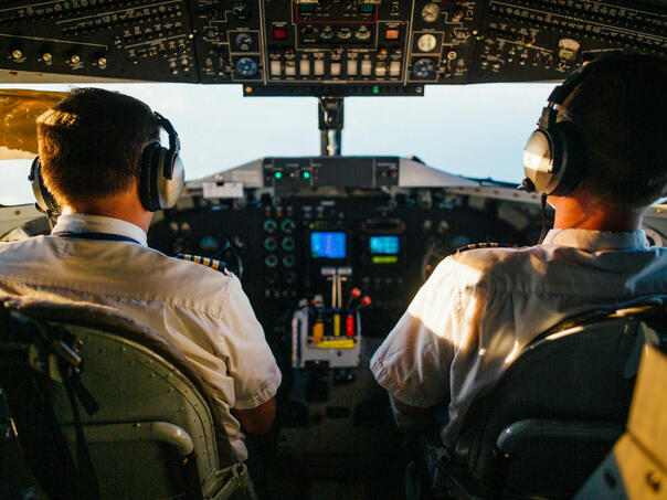 I to se dešava: Pilot se napio, 630 putnika ostalo bez prevoza