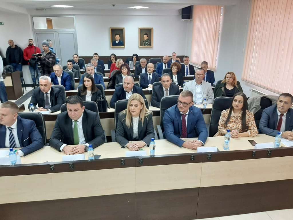I USK danas bira delegate za Dom naroda FBiH