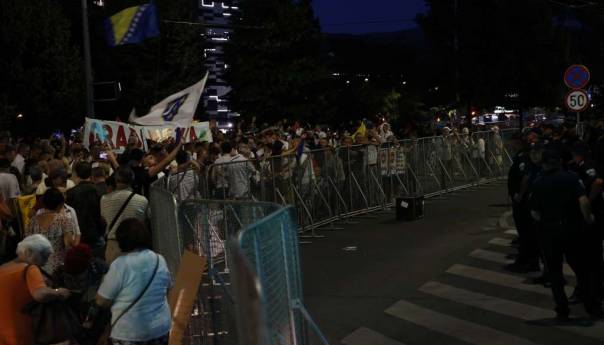 Završeni protesti, sudjelovalo preko 7.000 građana