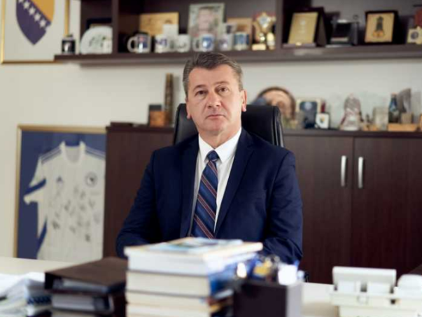 Ibrahim Hadžibajrić zbog srčanih problema prebačen u KCUS